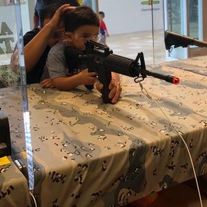 Meet your Posher, Robert